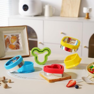 Uncrustable Sandwich Cutter 4 Pieces 4 Inches