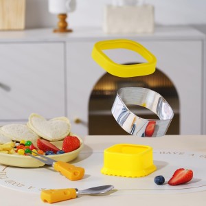 Uncrustable Sandwich Cutter 4 Pieces 4 Inches