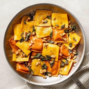 Ravioli Stamp Maker Cutter,Mold with Wooden Handle and Fluted Edge,Pasta Press Kitchen Attachment for perogis and ravioli（1 Round & 1 Square）