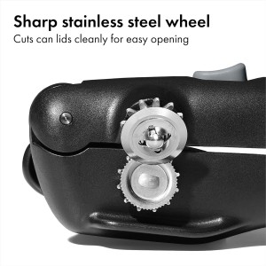 OXO Good Grips Lock & Go Can Opener, Manual Can Opener with Locking Arms and Easy-Release Button, Handheld Kitchen Gadget, Compact Kitchen Utensil for Everyday Use