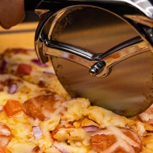 Broil King 69810 Pizza Cutter Black