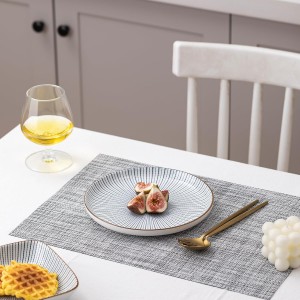 LEXMORE Placemats Set of 4 Vinyl/Plastic Woven Place Mats for Kitchen Table Indoor/Outdoor Washable Placemat Wipeable Dining Table Mats(Gray)