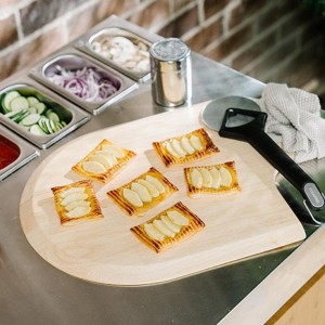 Everdure Pizza Cutter Wheel - Powerful One-Cut Stainless Steel Blade, Durable and Comfortable Grip, Protective Case Included, Dishwasher Safe, Ideal for Pizza Lovers, Chefs, Cooks, Bakers