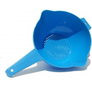 Tupperware 2 Quart Colander Strainer wit...