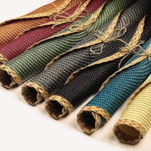 Noctiflorous Round Placemats Set of 4, 15 Inch Braided Hand Woven Table Mats, Heat Resistant Non-Slip Wipeable Thin Edge Place Mats for Kitchen Dining Indoor Outdoor Use(Black, 4)