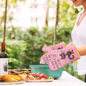 Miracu Funny Oven Mitts, Black Cats Gifts for Cat Lovers, Cute Kitten Kitchen Accessories, Fun Birthday, Mothers Day, Housewarming Baking Cooking Themed Gifts for Women Lady Mom Wife Girlfriend Owner