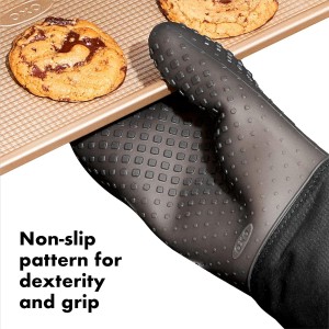 OXO Good Grips Silicone Oven Mitt - Black, Pack of 2