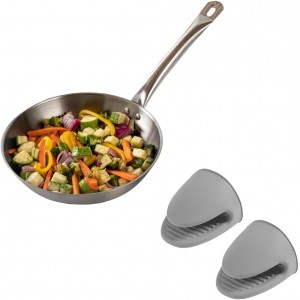 Restaurantware Comfy Grip 4.3 x 3.5 x 4.2 Inch Mini Oven Mitt Pot Holders 1 Food-Grade Finger Mitt Set - 2-Piece Set Oven-Ready Up To 446F Gray Silicone Pinch Mitts Ribbed Texture Dishwashable