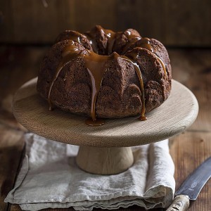 Frcctre 9 Inch Non-Stick Fluted Cake Pan, 10 Cups Heavy Duty Fluted Tube Cake Pan Baking Mold Easy Release Aluminum Baking Mold for DIY Cakes