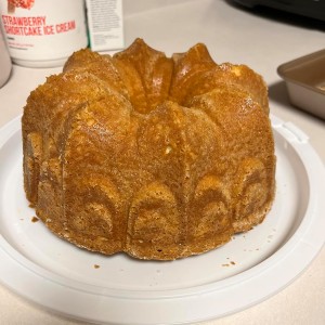 Frcctre 9 Inch Non-Stick Fluted Cake Pan, 10 Cups Heavy Duty Fluted Tube Cake Pan Baking Mold Easy Release Aluminum Baking Mold for DIY Cakes