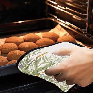 Vintage Wild Flower Pot Holders for Kitchen Heat Resistant Pot Holders Set of 2 Oven Hot Pads Pot Holders for Cooking Baking BBQ Gifts for Women