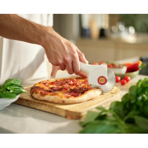 Joseph Joseph Ringo Easy Clean Pizza Wheel Cutter Slicer, Stainless Steel blade, Dishwasher safe