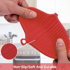 NEPAK 2 Pairs Oven Mitts Heat Resistant,Mini Silicone Oven Gloves,Pinch Grips Mitts Potholder for Kitchen Cooking & Baking (Red and Blue)