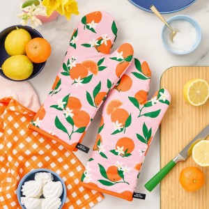 kate spade new york Squeeze The Day Oven Mitt 2-Pack Set, Heat Resistant, 100% Cotton, Orange/Pink, 7