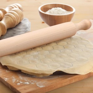 Vesici 3 Pcs Ravioli Maker Dumplings Set 37 Holes Ravioli and 12 Holes Ravioli Maker Press Dumplings with Wood Rolling Pin Metal Ravioli Cutter Kit for Ravioli Pasta Making Tools