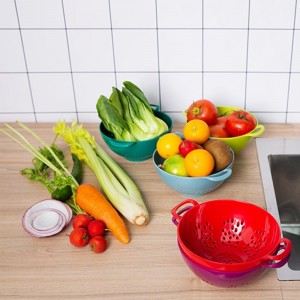 Heavy Duty 6 Inch Food Colander,Large Capacity Vegetable Strainer with Double Handles,Plastic Multipurpose Fruit Draining Basket for Kitchen(Light Blue)