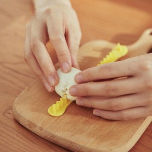 2Pcs Egg Cutter Set, Lace Fruit Slicer Carving Lace Cutting Wire Egg Cutter Egg Decorator Home Boiled Cut Egg Cooking Tools Mandolines and Slicers, Graters, Peelers and Slicers