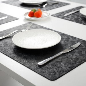 Vinyl Placemats Set of 6 Heat Resistant Easy Clean Non-Slip Place Mats for Dining Table Faux Leather Waterproof Stain Resistant Wipeable Washable PVC Table Mats(6, Black)