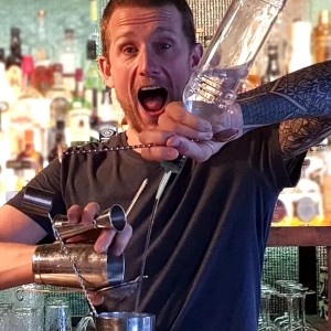 Esatto 6 Pack Metal Pourer Spouts for Oversized Bottles, Includes 6 Dust Caps to Protect from Dirt & Debris, Pour Spouts for Bottles, Liquor Bottle Pourers for Alcohol & Olive Oil