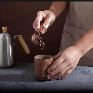 Vintage Coffee Measuring Spoon - 304 Stainless Steel, Coffee Scoop，10g Capacity, Walnut Handle - Perfect for Coffee, Tea, and More (Rose Gold（2pcs）)