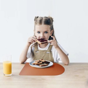 Reversible Faux Leather Placemats with Coasters Set of 4, Non-Slip Washable Table Mats for Dining, Kitchen, Heat Resistant Insulation Place Mat Easy to Clean (17 x 12 inch), Stain Resistant Placemats