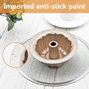 4.5'' Mini Bundt Cake Pan, Carbon Steel Round Fluted Tube Cake Pan, Non-stick Kugelhopf Cake Baking Mold for Cupcake Brownie Pudding (1pc, 4.5'')
