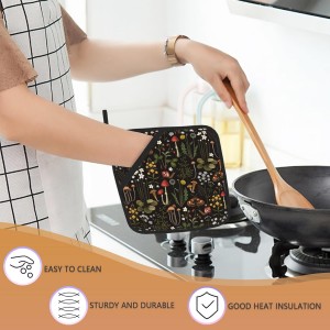 Retro Mushroom Pot Holders Set of 2, Kitchen Heat Resistant Forest Plant Moth Potholder for Microwave Cooking Baking Oven End Dishes and BBQ