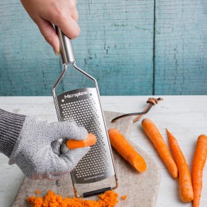 Microplane Professional Series Kitchen Grater new Fine for Hard Cheese, Citrus Fruits, Garlic, Chili, Cinnamon and Nutmeg with Stainless Steel Blades - Made in USA