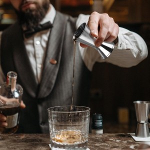 Ohtomber 24OZ Cocktail Shaker Set - Cocktail Bar Martini Drink Shaker Set with Strainer, Stainless Steel Bartender Kit Drink Mixer with Jigger, Mixing Spoon, Bar Accessories for Beginners