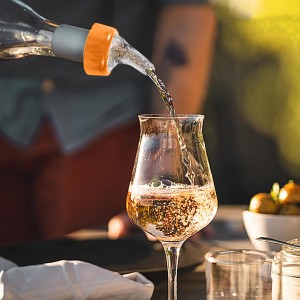 2 Pack Automatic Measured Bottle Pourer Spout - Quick Shot Spirit Measure Liquor Pourer with Dust Caps, Measuring Wine Spouts Dispenser for Cocktail Home Bar (1.0oz/30ml -2 Pack)