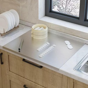 Stainless Steel Cutting Boards for Kitchen, Lipped stainless steel cutting board. Large cutting board suitable for meat, fruits, vegetables, bread, and baking (50 x 40cm / 19.7"L x 15.7"W)