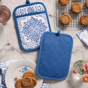 MARTHA STEWART Strie Medallion Pot Holder 2-Pack Set, Heat Resistant, Non-Slip Silicone Grip, Navy Blue, 7