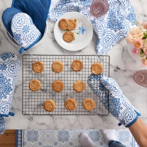 MARTHA STEWART Strie Medallion Pot Holder 2-Pack Set, Heat Resistant, Non-Slip Silicone Grip, Navy Blue, 7