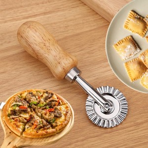 2 PCS Ravioli Cutter Professional Pastry Wheel Cutter Pasta Cutter Pastry Cutter with Wooden Handle and Fluted Edge for Home and Kitchen Use
