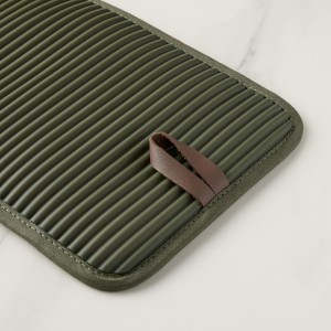 KITCHENAID® Evergreen Design Series Herringbone Ribbed Soft Silicone Pot Holders 2-Pack Set, Heat Resistant up to 500°F, Flexible & Waterproof, Deep Forest Green, 7