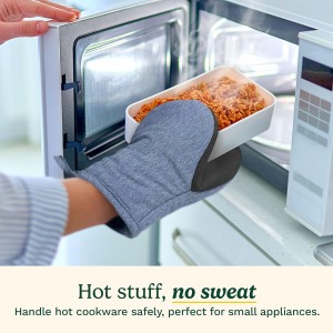 Cuisinart Mini Oven Mitts – 5.5” x 7” Heat-Resistant Kitchen Mitts for Oven with Non-Slip Neoprene Palm, Cotton Filling, and Fabric Loop – Durable Oven Mitt Set for Cooking & Baking (Chambray)