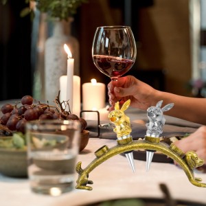 Garneck Animal Shape Bottle Stoppers Rack Wine Vacuum Stopper Display Metal Wine Plug Holder