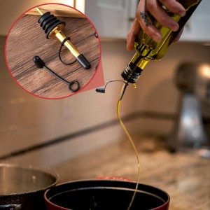 30 PCS Pourers Dust Caps, Rubber Liquor Pour Caps, Black Spout Pourers Covers with Loop, Dustproof Liquor Bottles Spouts Caps