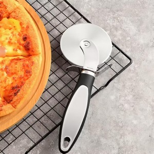 Pizza knife, pizza knife wheel, stainless steel, clean and crispy sliced pizza, and other foods that require pizza knife cutting