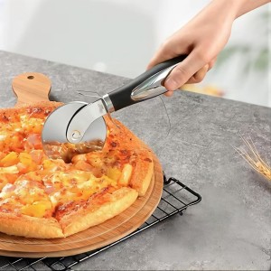 Pizza knife, pizza knife wheel, stainless steel, clean and crispy sliced pizza, and other foods that require pizza knife cutting
