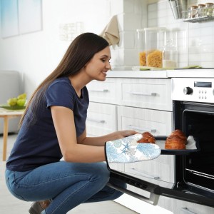 Coastal Oven Mitts and Pot Holders Sets of 4 Nautical Kitchen Decor Starfish Seashell Beach Ocean Themed Kitchen Mitts Potholders Silicone Heat Resistant Oven Gloves Hot Pads for Baking BBQ Grilling