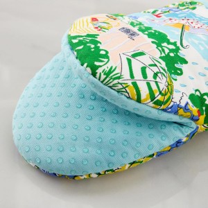 Kate Spade New York Spring Garden Mini Oven Mitt 2-Pack Set, Heat Resistant, 100% Cotton with Printed Non-Slip Silicone Grip, Blue/Green/Beige, 5.5