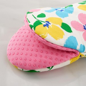 Kate Spade New York Painterly Bouquet Mini Oven Mitt 2-Pack Set, Heat Resistant, 100% Cotton with Printed Non-Slip Silicone Grip, Pink/Green/Blue, 5.5