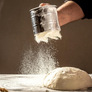 Flour Sifter 3 Cup for Baking, Crank Sifter with Professional Fine Mesh Baking Sifter Flour, One Hand Press Stainless Steel Flower Sifter, Excellent Flour Sieve Baker Dusting for Quick Sifting Omesata