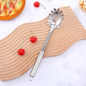 Pasta Fork Stainless Steel Pasta Spoon, Spaghetti Sever, Heavy Duty Metal Spaghetti Spoon Kitchen Utensils.