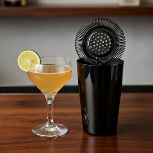 Homestia Cocktail Strainer, Stainless Steel Classic Hawthorne Spring Bar Strainer with Long Handle, Drink Strainer Cocktail for Professional Bartenders, High Densiti Spring (Black)