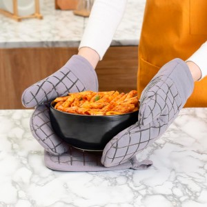 Oven Mitts and Pot Holders Set for Kitchen | 4 Pc Set| Heat Resistant Up to 500°F | Non-Slip Silicone Strips | Grey Kitchen Accessories | Includes 2 Hot Pads & 2 Cooking Mitts