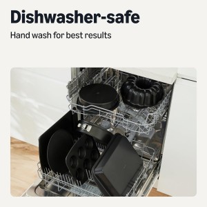 Amazon Basics Nonstick Bundt Pan, Dishwasher and Oven-Safe, 10 inch, Black