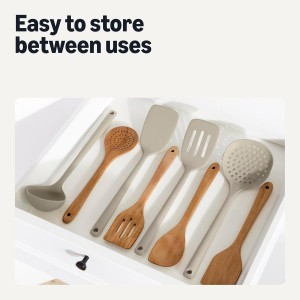Amazon Basics Wooden Cooking Utensils, 6-Piece Set, Acacia Wood, Pre Oiled, Cookware-Safe