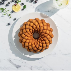Nordic Ware Kaleidoscope Bundt, 10 Cup, Gold